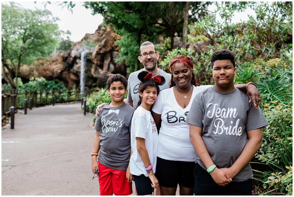 family with the tree of life at Animal Kingdom in Walt Disney World
